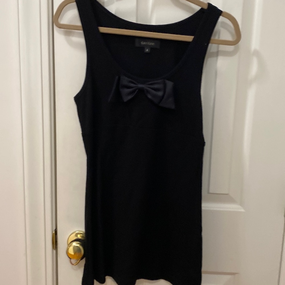 Karen, Kane, black sleeveless sweater with bow in the middle so small